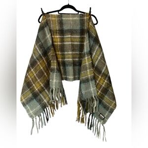 Vtg Unisex Mohair Wool Blend Scarf Muted McKellar Plaid Scotland Old Money Soft